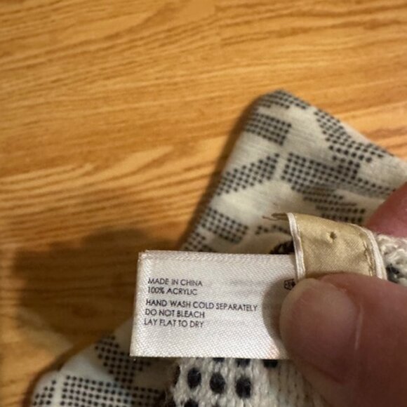 Michael Kors Leopard Print Infinity Scarf - Picture 4 of 5